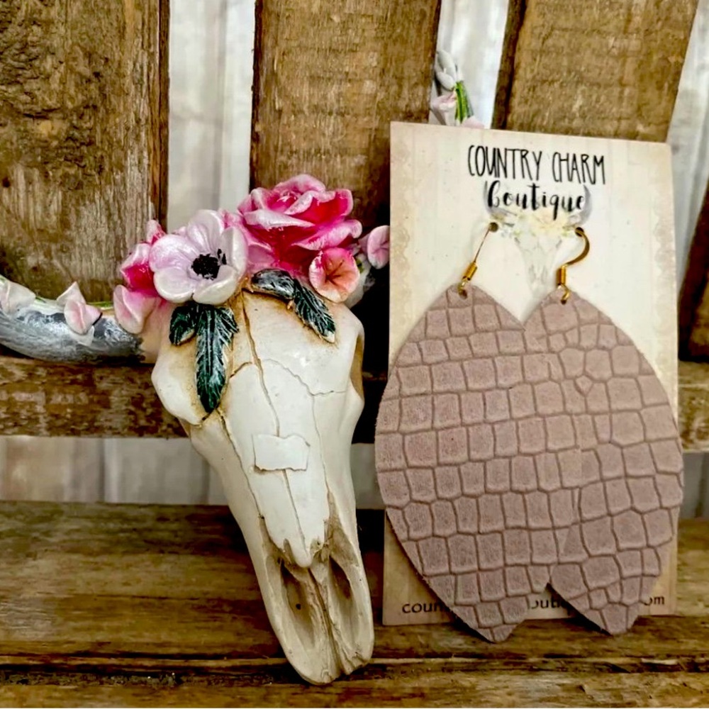 Genuine Leather BOHO Petal Drop Earrings NEW! - Picture 2 of 2